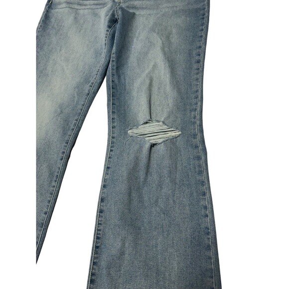 NEW! Time & True Raw Hem Distressed Mid Rise Bootcut Regular Size 18 Light Wash - Picture 4 of 12
